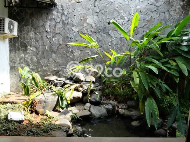 Lokasi strategis! Rumah siap huni dikontrakkan di Kebayoran Baru LB 450m2 Lokasi strategis! Rumah siap huni dikontrakkan di Kebayoran Baru LB 450m2