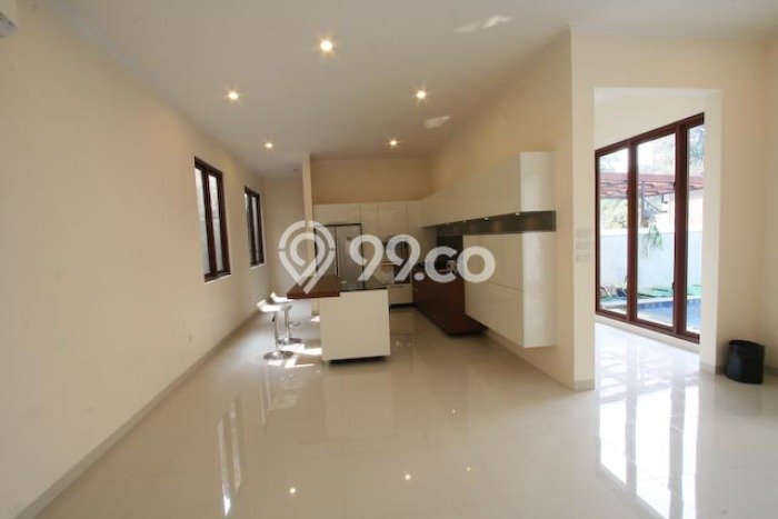 Rumah Cantik Siap Pakai Di Pasar Minggu Luas 320m2 Lokasi Strategis Rumah Cantik Siap Pakai Di Pasar Minggu Luas 320m2 Lokasi Strategis