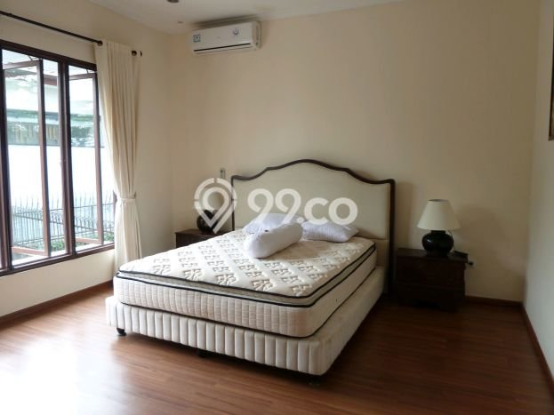 Disewakan! Rumah 4 Kamar Tidur &
4 Kamar Mandi di Ampera, Jakarta Selatan Disewakan! Rumah 4 Kamar Tidur &
4 Kamar Mandi di Ampera, Jakarta Selatan