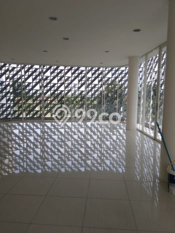 Ruko Dijual di Tangerang LT 195m2 & LB 736m2 Lokasi Terbaik! Ruko Dijual di Tangerang LT 195m2 & LB 736m2 Lokasi Terbaik!