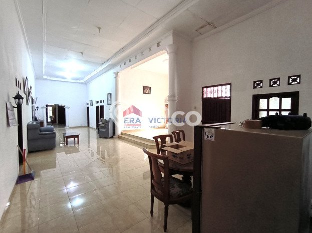 Rumah Mewah LB 300m2 Siap Huni Desain Elegan di Kediri, Kediri Rumah Mewah LB 300m2 Siap Huni Desain Elegan di Kediri, Kediri