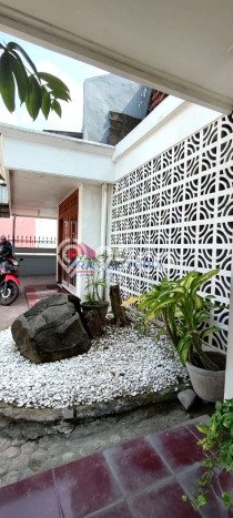 Siap Huni Rumah Mewah 4 Kamar di Ngasem Dekat ke Mana Pun Siap Huni Rumah Mewah 4 Kamar di Ngasem Dekat ke Mana Pun