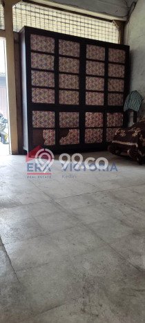 Ruko Disewa di Kediri dengan LB 200m2 Area Komersial Ramai Ruko Disewa di Kediri dengan LB 200m2 Area Komersial Ramai