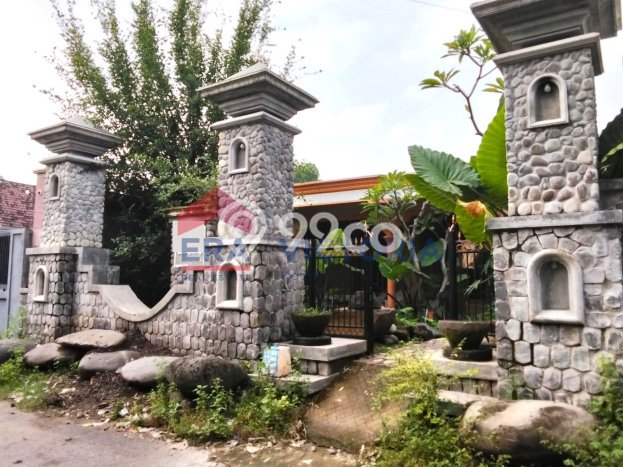 For Sale Rumah 3 Kamar Lokasi Strategis Bagus dan Strategis di Badas For Sale Rumah 3 Kamar Lokasi Strategis Bagus dan Strategis di Badas