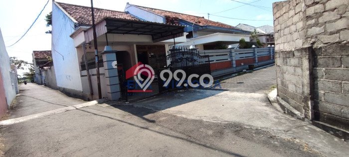 Siap Huni Rumah Mewah 4 Kamar di Ngasem Dekat ke Mana Pun Siap Huni Rumah Mewah 4 Kamar di Ngasem Dekat ke Mana Pun