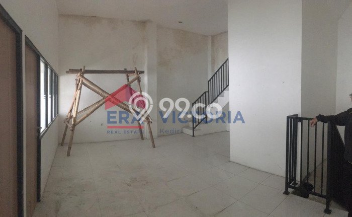 Unit Ruko Disewa Lokasi Mojoroto, Kediri Spesifikasi Luas Bangunan 180m2 Unit Ruko Disewa Lokasi Mojoroto, Kediri Spesifikasi Luas Bangunan 180m2