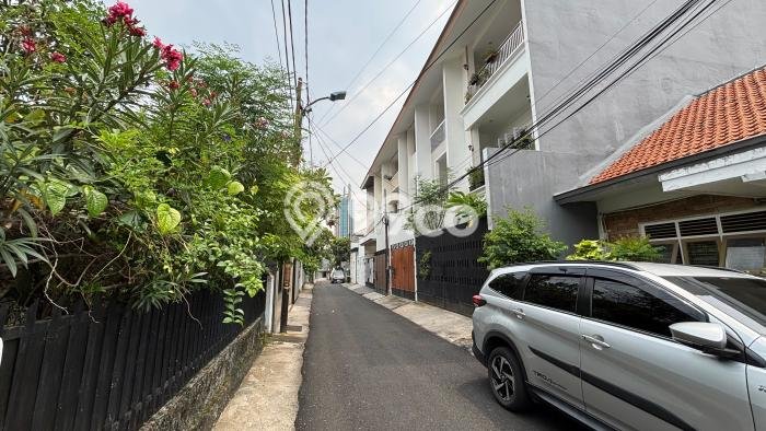 Rumah Mewah Siap Huni LT 96m2 di Palmerah, Jakarta Barat Rumah Mewah Siap Huni LT 96m2 di Palmerah, Jakarta Barat