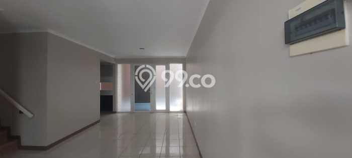 For Sale Rumah 3 Kamar Lokasi Ideal Nyaman dan Strategis di Cengkareng For Sale Rumah 3 Kamar Lokasi Ideal Nyaman dan Strategis di Cengkareng