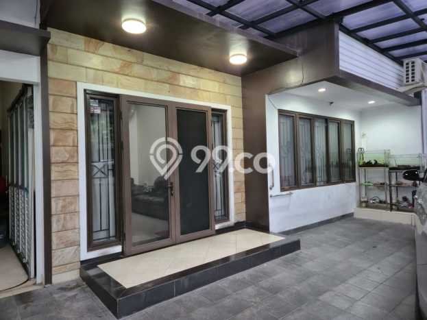 Rumah Elit Modern Tanpa Renovasi di Meruya Jakarta Barat Rumah Elit Modern Tanpa Renovasi di Meruya Jakarta Barat