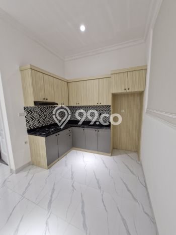 Rumah Mewah LB 180m2 Siap Huni Desain Elegan di Joglo, Jakarta Barat Rumah Mewah LB 180m2 Siap Huni Desain Elegan di Joglo, Jakarta Barat