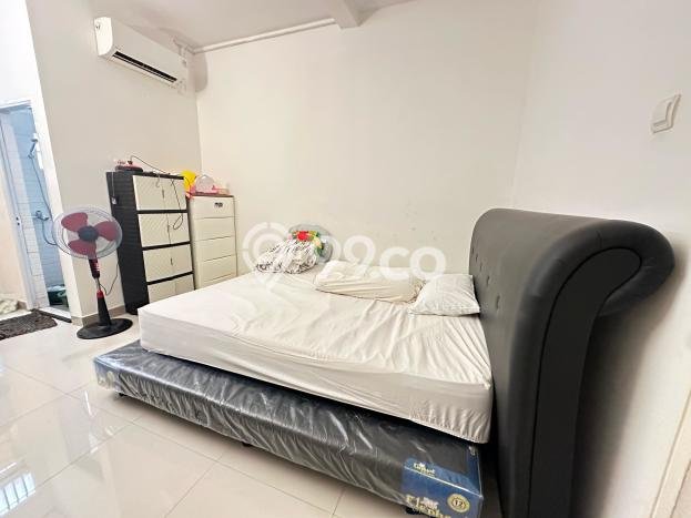 Hunian Mewah LB 300m2 Siap Pakai Desain Elegan di Bintaro, Tangerang Selatan Hunian Mewah LB 300m2 Siap Pakai Desain Elegan di Bintaro, Tangerang Selatan