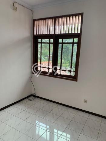 GOOD DEAL! Rumah di Kebon Jeruk, 5 KT, Ready, Luas 430m² LB 180m² GOOD DEAL! Rumah di Kebon Jeruk, 5 KT, Ready, Luas 430m² LB 180m²