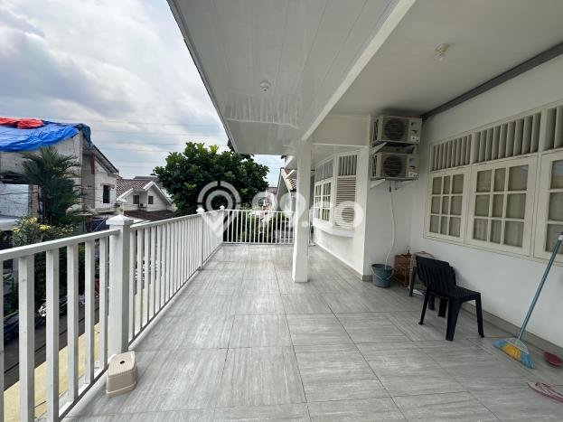 Hunian Mewah LB 300m2 Siap Pakai Desain Elegan di Bintaro, Tangerang Selatan Hunian Mewah LB 300m2 Siap Pakai Desain Elegan di Bintaro, Tangerang Selatan