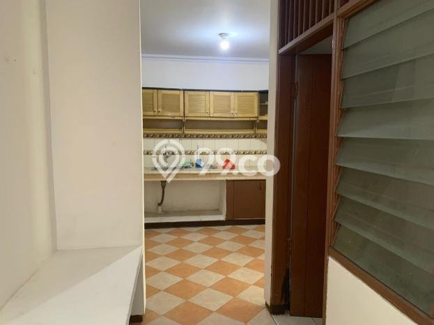 GOOD DEAL! Rumah di Kebon Jeruk, 5 KT, Ready, Luas 430m² LB 180m² GOOD DEAL! Rumah di Kebon Jeruk, 5 KT, Ready, Luas 430m² LB 180m²