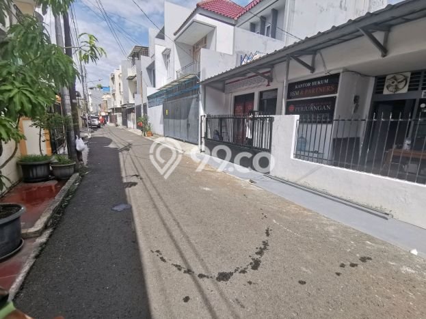 Rumah Luas Asri 3 KT Siap Pakai di Tomang Jakarta Barat Rumah Luas Asri 3 KT Siap Pakai di Tomang Jakarta Barat