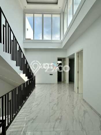 Ready to Use! Luxury House LT 183m2 Desain Modern di Araya Ready to Use! Luxury House LT 183m2 Desain Modern di Araya