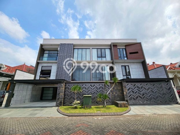Rumah Elit Modern Tanpa Renovasi di Dieng Malang Rumah Elit Modern Tanpa Renovasi di Dieng Malang