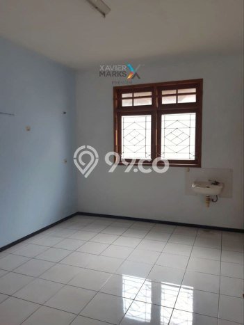 Lokasi terbaik! Rumah siap pakai dikontrakkan di Blimbing LB 1200m2 Lokasi terbaik! Rumah siap pakai dikontrakkan di Blimbing LB 1200m2