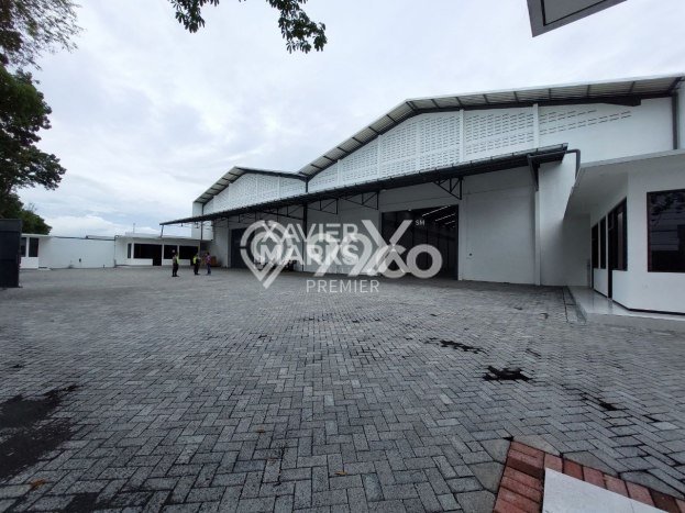 Unit Gudang disewakan di Pakisaji Malang dengan LT 3000m2 / LB 2000m2 Unit Gudang disewakan di Pakisaji Malang dengan LT 3000m2 / LB 2000m2