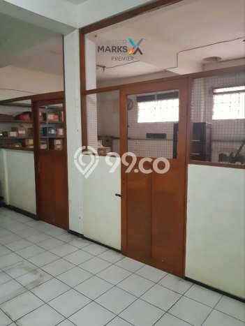 Lokasi terbaik! Rumah siap pakai dikontrakkan di Blimbing LB 1200m2 Lokasi terbaik! Rumah siap pakai dikontrakkan di Blimbing LB 1200m2