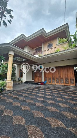 Jual Rumah Luas Megah Dengan View Cantik di Oro-Oro Dowo, Malang Jual Rumah Luas Megah Dengan View Cantik di Oro-Oro Dowo, Malang