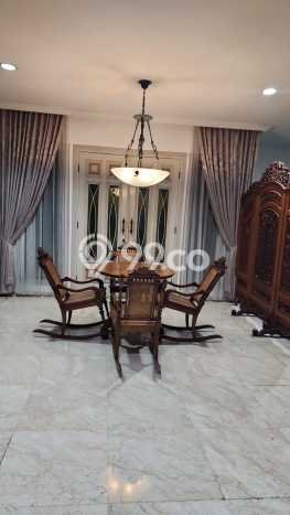 For Sale! Luxury House LT 413m2 Desain Modern di Pulomas For Sale! Luxury House LT 413m2 Desain Modern di Pulomas