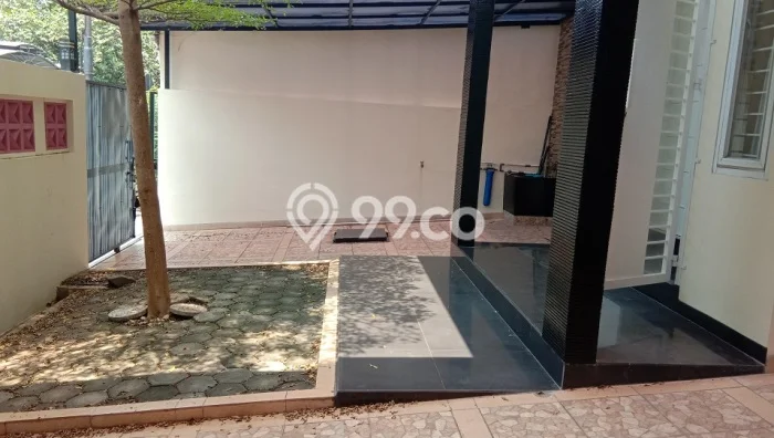 Disewakan! Rumah 6 Kamar Tidur &
3 Kamar Mandi di Pulomas, Jakarta Timur Disewakan! Rumah 6 Kamar Tidur &
3 Kamar Mandi di Pulomas, Jakarta Timur