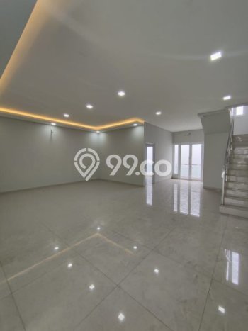 For Sale! Luxury House LT 192m2 Desain Elegan di Pulomas For Sale! Luxury House LT 192m2 Desain Elegan di Pulomas