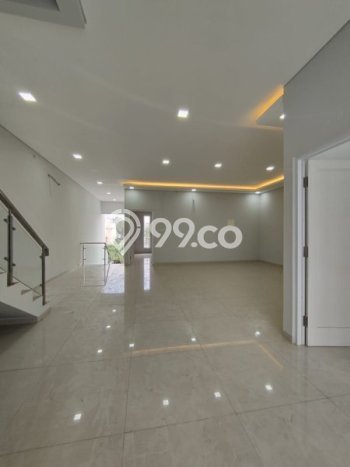For Sale! Luxury House LT 192m2 Desain Elegan di Pulomas For Sale! Luxury House LT 192m2 Desain Elegan di Pulomas