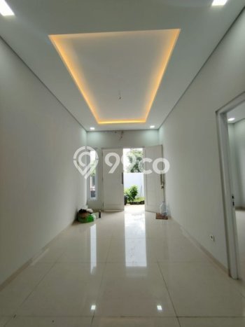 For Sale! Luxury House LT 192m2 Desain Elegan di Pulomas For Sale! Luxury House LT 192m2 Desain Elegan di Pulomas