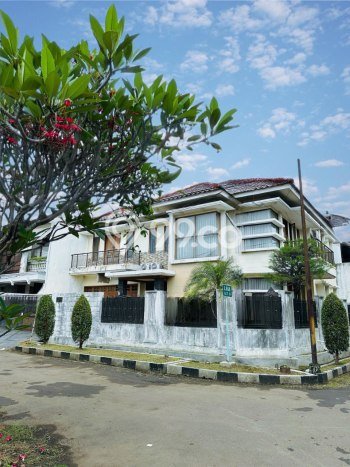 Dijual Rumah Premium dengan Fasilitas Sekitar Lengkap di Cinere, Depok Dijual Rumah Premium dengan Fasilitas Sekitar Lengkap di Cinere, Depok