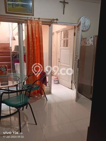 Rumah Modern 5 KT di Modernland Tangerang Semi Furnished Rumah Modern 5 KT di Modernland Tangerang Semi Furnished
