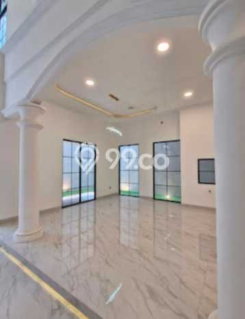 Hunian Mewah LB 700m2 Siap Pakai Desain Elegan di Tomang, Jakarta Barat Hunian Mewah LB 700m2 Siap Pakai Desain Elegan di Tomang, Jakarta Barat