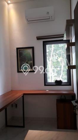 Dijual Rumah Mewah Megah Dengan View Cantik di Gading Serpong Cluster Lavender, Tangerang Dijual Rumah Mewah Megah Dengan View Cantik di Gading Serpong Cluster Lavender, Tangerang