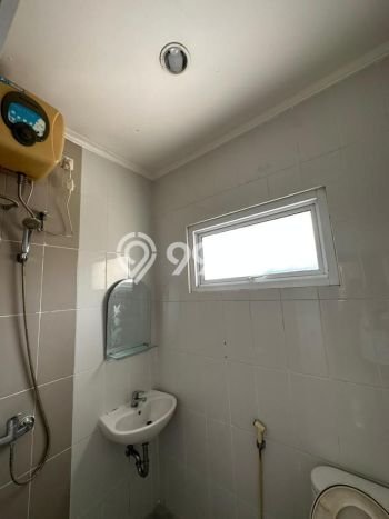 Disewakan! Rumah 3 Kamar Tidur &
2 Kamar Mandi di gading serpong samara village, Tangerang Disewakan! Rumah 3 Kamar Tidur &
2 Kamar Mandi di gading serpong samara village, Tangerang