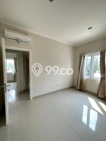 Disewakan! Rumah 3 Kamar Tidur &
2 Kamar Mandi di gading serpong samara village, Tangerang Disewakan! Rumah 3 Kamar Tidur &
2 Kamar Mandi di gading serpong samara village, Tangerang