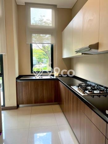 Rumah Mewah LB 349m2 Siap Huni Desain Elegan di BSD, Tangerang Rumah Mewah LB 349m2 Siap Huni Desain Elegan di BSD, Tangerang