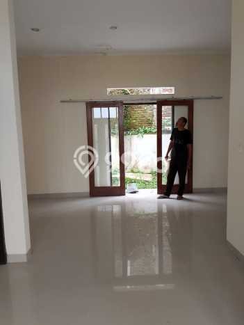 Rumah 2 Lantai Siap Huni Bebas Banjir Dekat Alun Alun Cimahi Rumah 2 Lantai Siap Huni Bebas Banjir Dekat Alun Alun Cimahi
