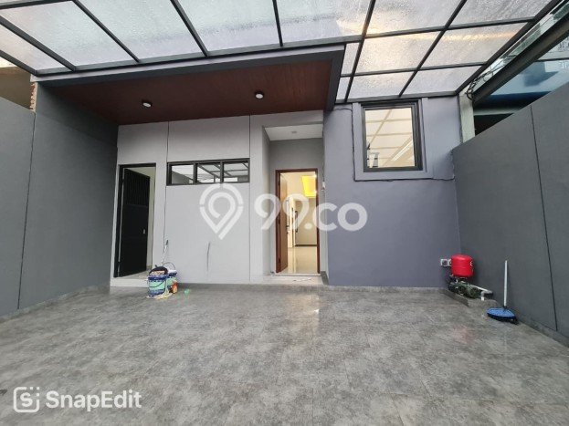 Rumah Elit Modern Tanpa Renovasi di Kedoya Baru Jakarta Barat Rumah Elit Modern Tanpa Renovasi di Kedoya Baru Jakarta Barat