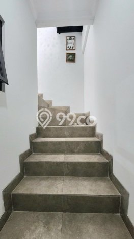 For Sale! Luxury House LT 180m2 Desain Modern di Kemang Pratama For Sale! Luxury House LT 180m2 Desain Modern di Kemang Pratama
