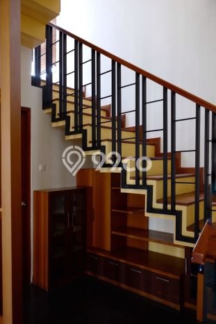 Ready to Use! Luxury House LT 184m2 Desain Elegan di Rawamangun Ready to Use! Luxury House LT 184m2 Desain Elegan di Rawamangun