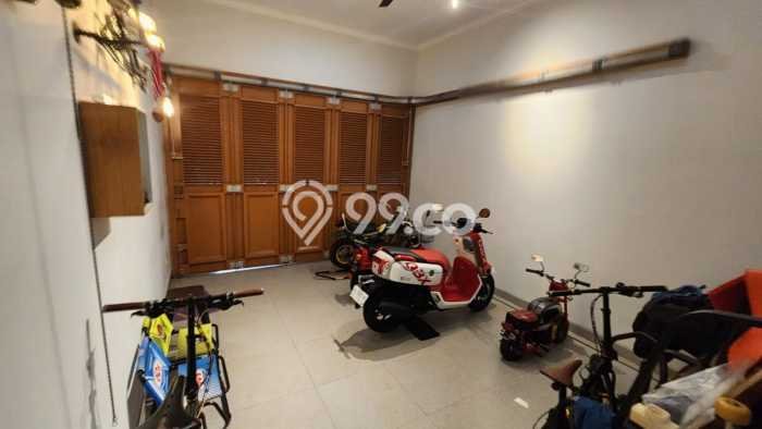 For Sale! Luxury House LT 180m2 Desain Modern di Kemang Pratama For Sale! Luxury House LT 180m2 Desain Modern di Kemang Pratama