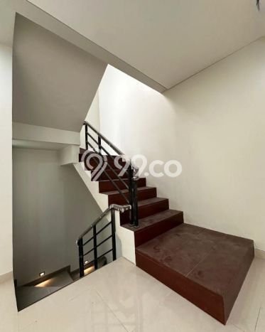 Exclusive Townhouse nempel Gerbang Tol Andara Jaksel Exclusive Townhouse nempel Gerbang Tol Andara Jaksel