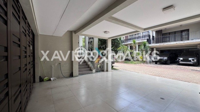 Rumah Luxury Modern Siap Huni di Bintaro Tangerang Selatan Rumah Luxury Modern Siap Huni di Bintaro Tangerang Selatan