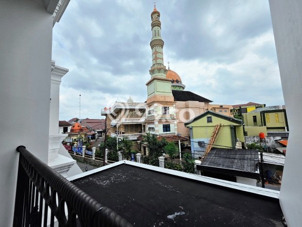 Rumah Elit Modern Siap Huni di Meruya Jakarta Barat Rumah Elit Modern Siap Huni di Meruya Jakarta Barat