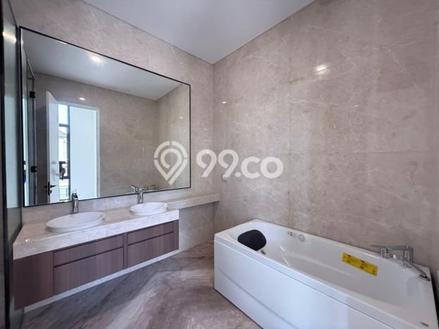 Rumah Luxury Modern Tanpa Renovasi di Gading Serpong Tangerang Rumah Luxury Modern Tanpa Renovasi di Gading Serpong Tangerang