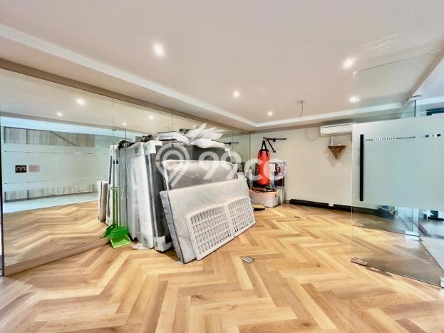 Rumah Elit LB 595m2 Siap Pakai Desain Elegan di BSD, Tangerang Rumah Elit LB 595m2 Siap Pakai Desain Elegan di BSD, Tangerang