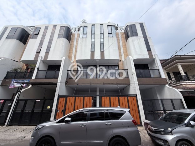 Dijual Rumah Luas Megah Dengan View Eksklusif di Tanjung Duren, Jakarta Barat Dijual Rumah Luas Megah Dengan View Eksklusif di Tanjung Duren, Jakarta Barat