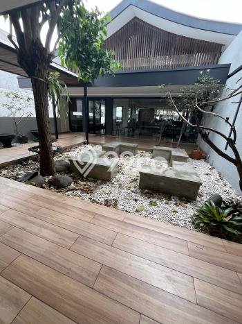Komersial Area Bisnis Kawasan Kesambi, Luas 300m², Disewakan, Ready Pakai Komersial Area Bisnis Kawasan Kesambi, Luas 300m², Disewakan, Ready Pakai