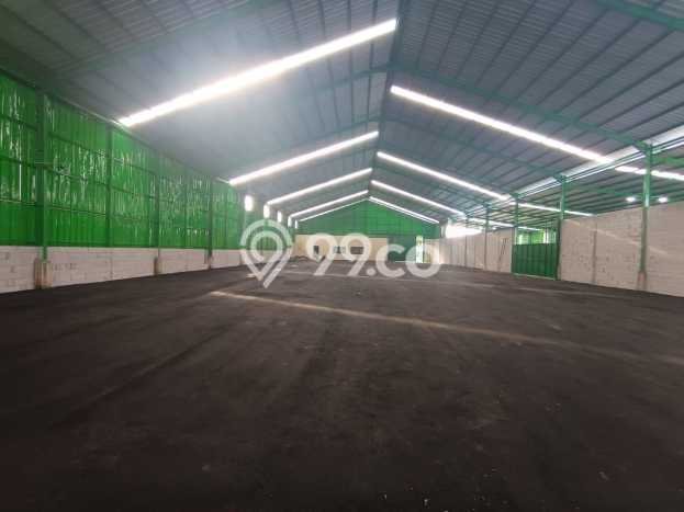 Gudang disewakan di Sumber Cirebon dengan luas bangunan 2300m2 Gudang disewakan di Sumber Cirebon dengan luas bangunan 2300m2
